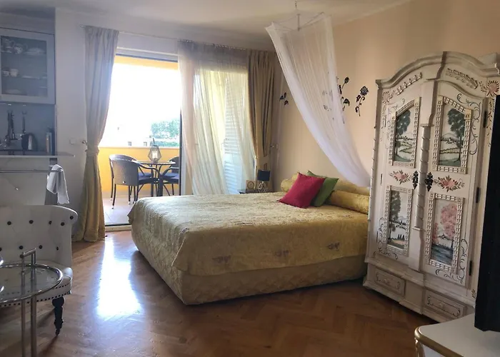 Betty Apartment